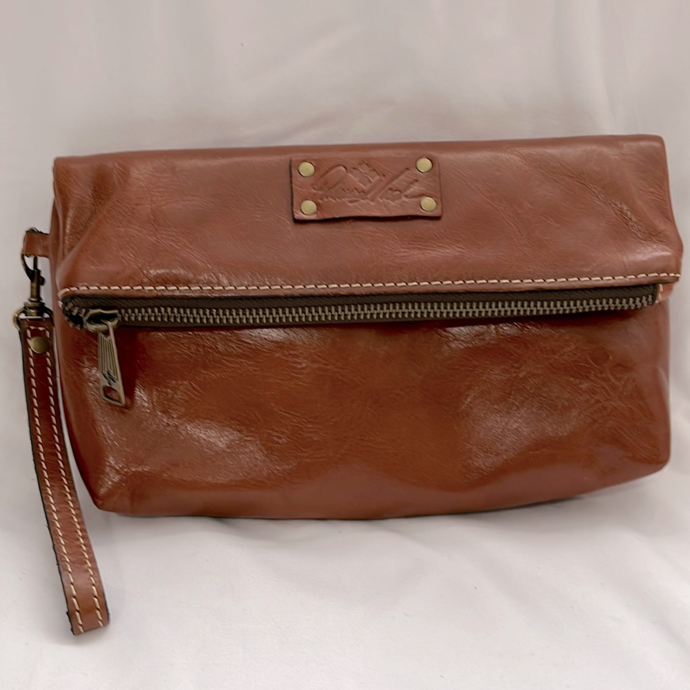 PATRICIA NASH—-clutch/wristlet—-Rich tan color